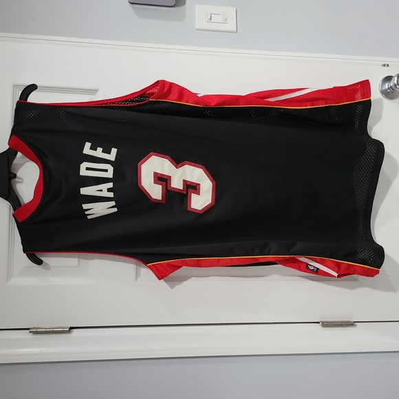 Dwyane Wade Miami Heat NBA Jersey. - Picture 2 of 4